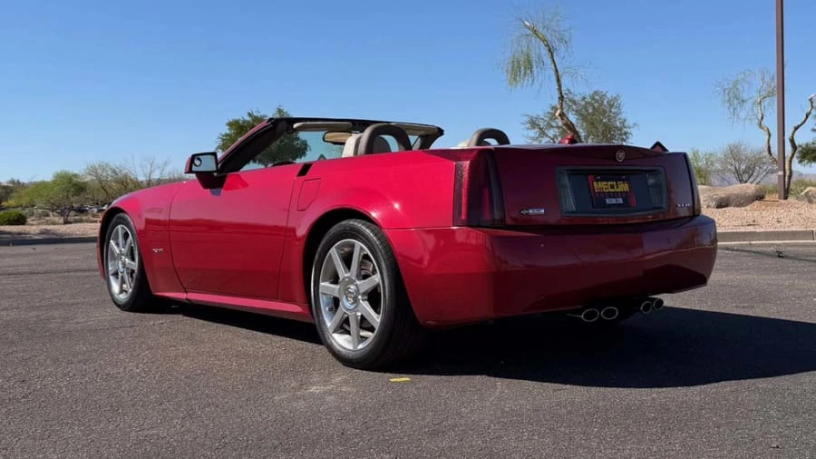 2005 Cadillac XLR - Image 11 of 20