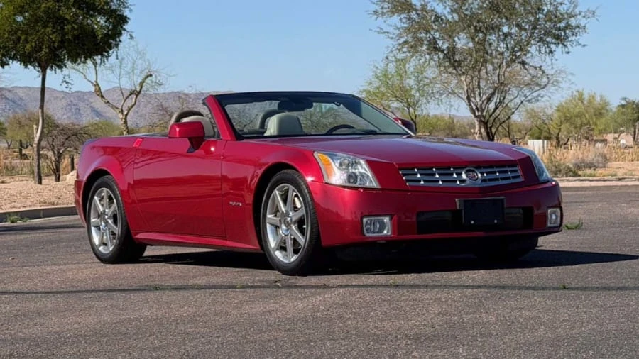 2005 Cadillac XLR - Image 7 of 20