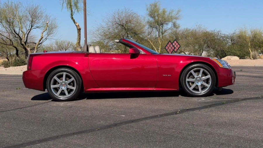 2005 Cadillac XLR - Image 8 of 20