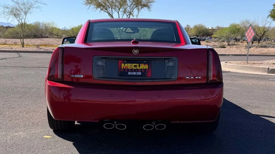 2005 Cadillac XLR - Image 10 of 20