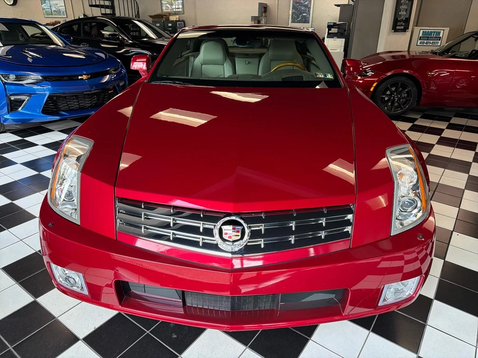 2005 Cadillac XLR - Image 2 of 27