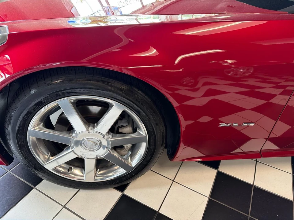 2005 Cadillac XLR - Image 9 of 27