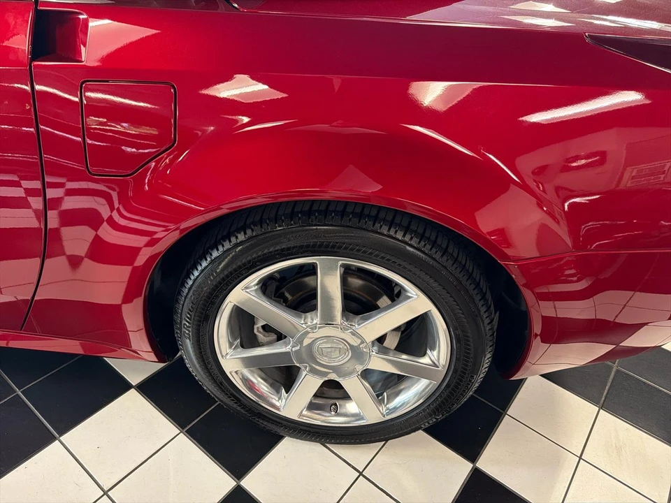 2005 Cadillac XLR - Image 12 of 27