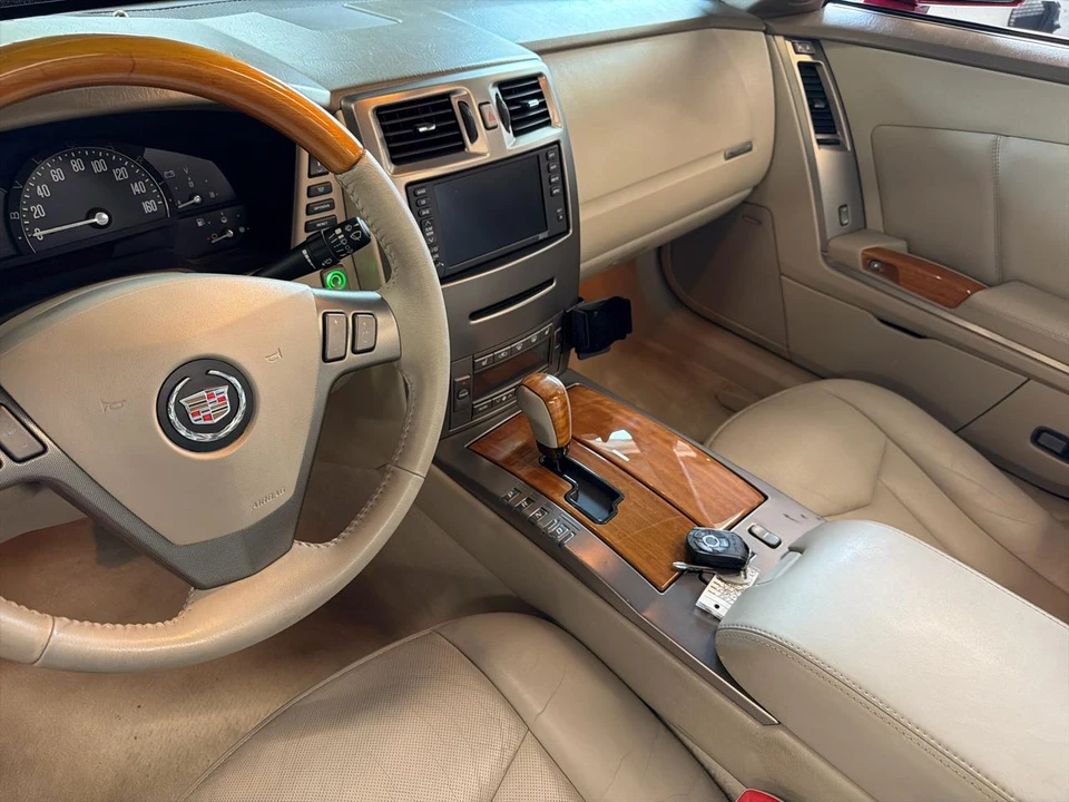 2005 Cadillac XLR - Image 19 of 27