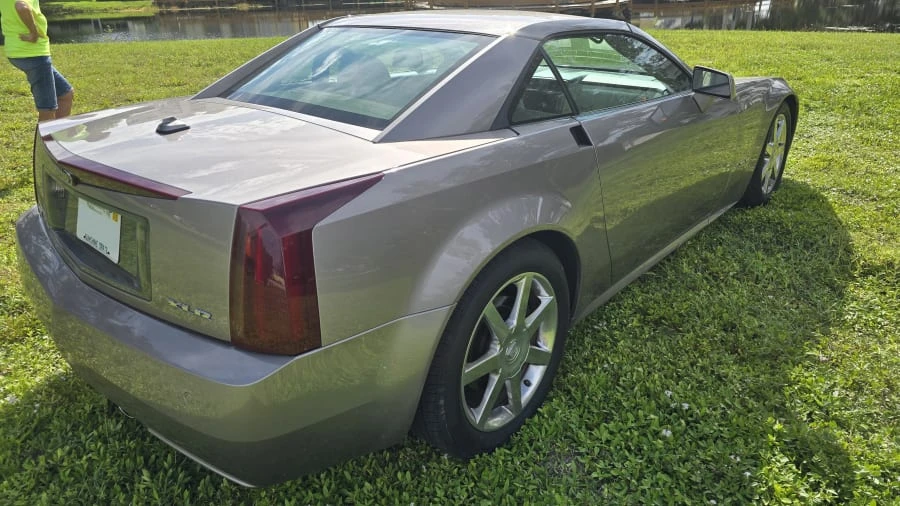 2005 Cadillac XLR - Image 7 of 15