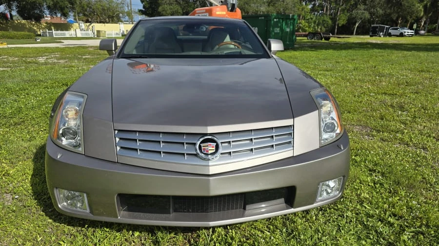 2005 Cadillac XLR - Image 4 of 15