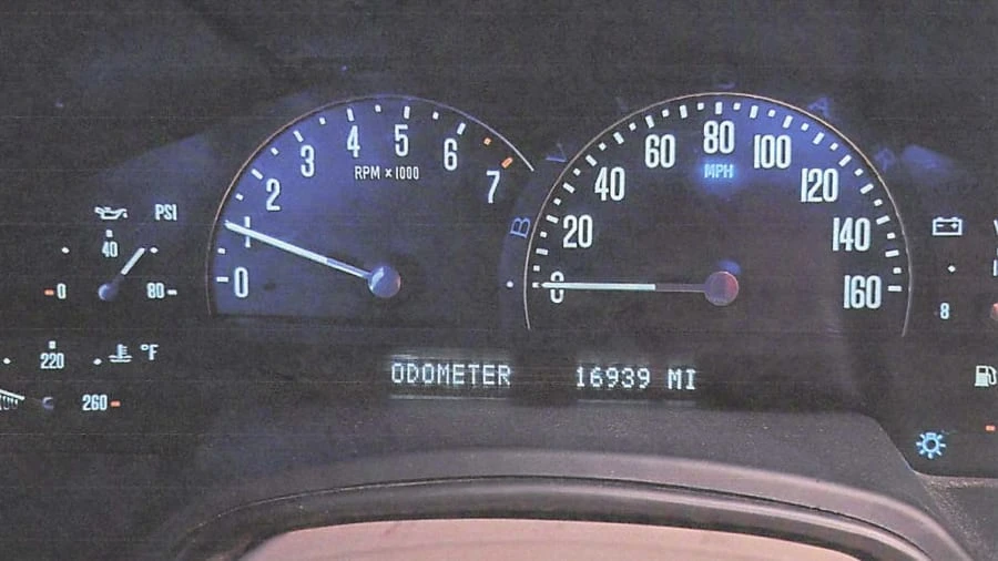 2005 Cadillac XLR - Image 15 of 15