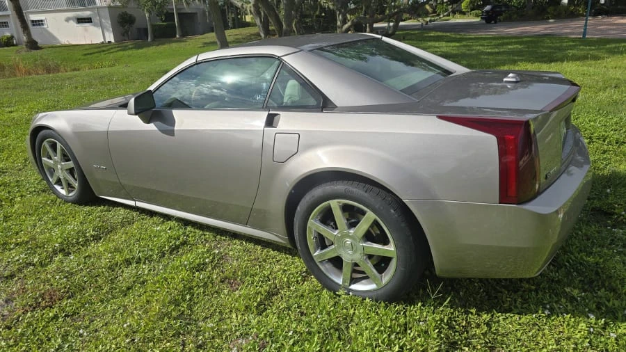 2005 Cadillac XLR - Image 3 of 15