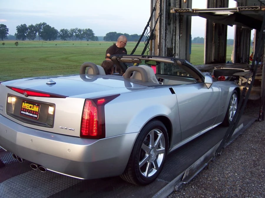 2005 Cadillac XLR - Image 4 of 4