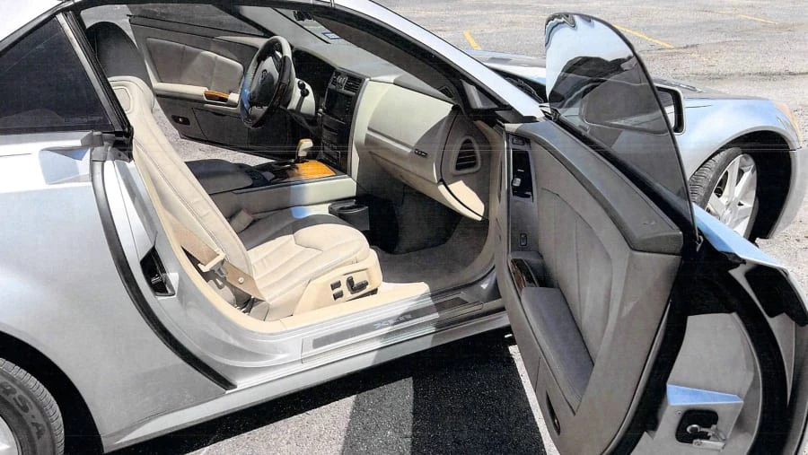 2005 Cadillac XLR - Image 8 of 13