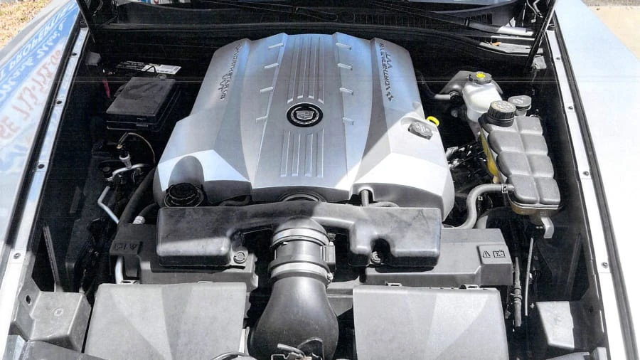 2005 Cadillac XLR - Image 11 of 13