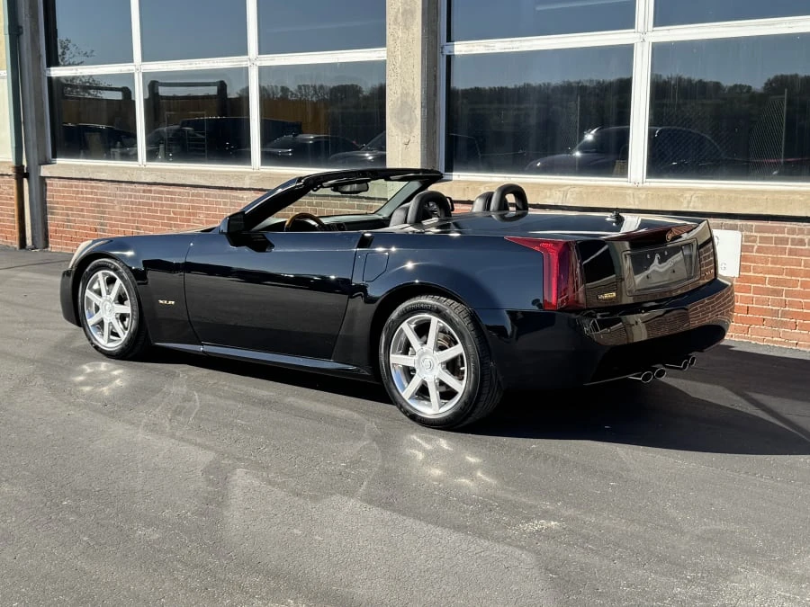 2005 Cadillac XLR - Image 3 of 11