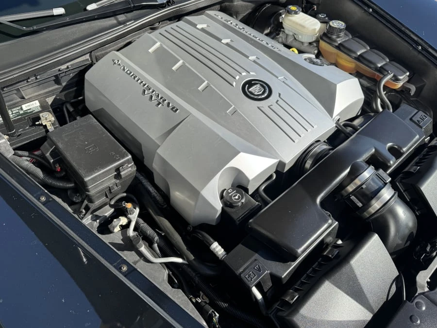 2005 Cadillac XLR - Image 10 of 11