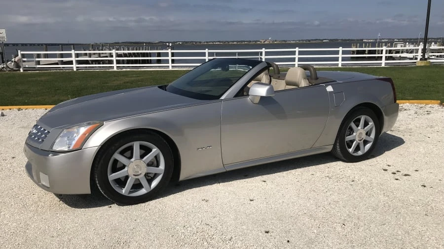 2005 Cadillac XLR - Image 9 of 12