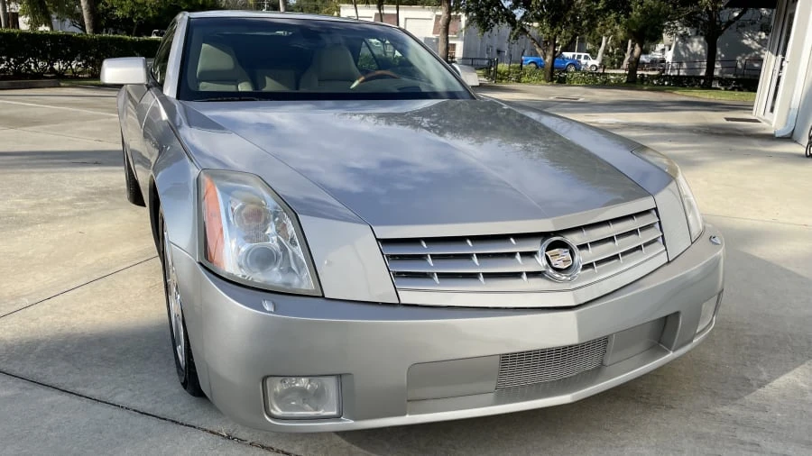 2005 Cadillac XLR - Image 11 of 12