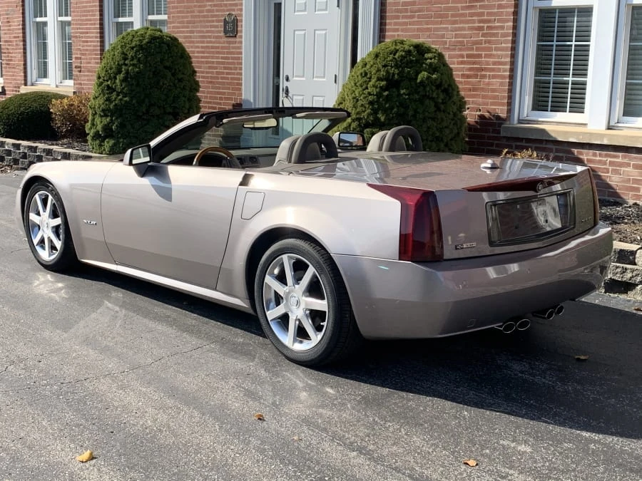 2005 Cadillac XLR - Image 3 of 10