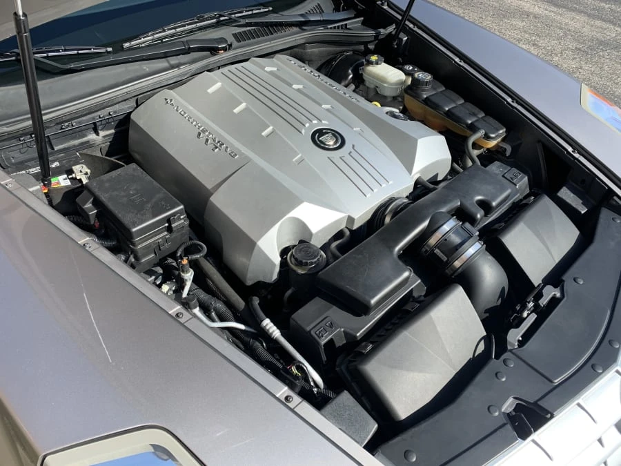 2005 Cadillac XLR - Image 7 of 10
