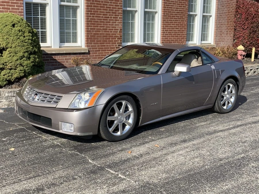 2005 Cadillac XLR - Image 8 of 10