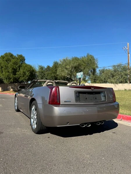 2005 Cadillac XLR - Image 7 of 16