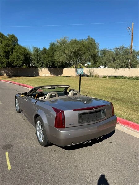 2005 Cadillac XLR - Image 12 of 16
