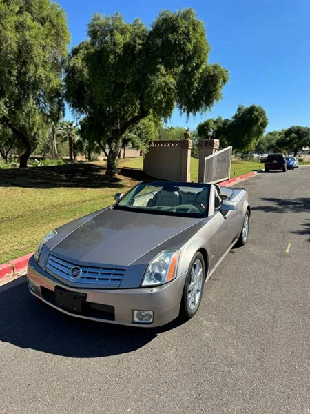 2005 Cadillac XLR - Image 11 of 16