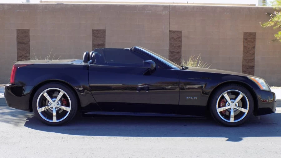 2005 Cadillac XLR - Image 17 of 31
