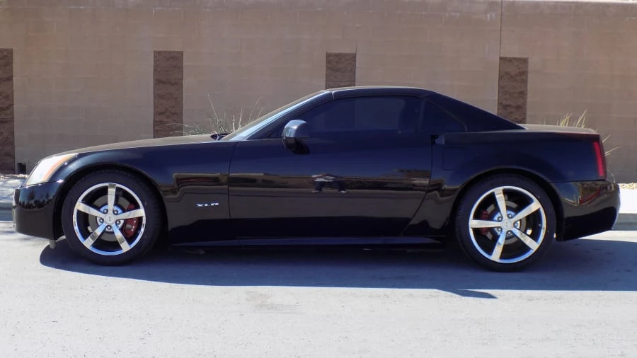 2005 Cadillac XLR - Image 2 of 31