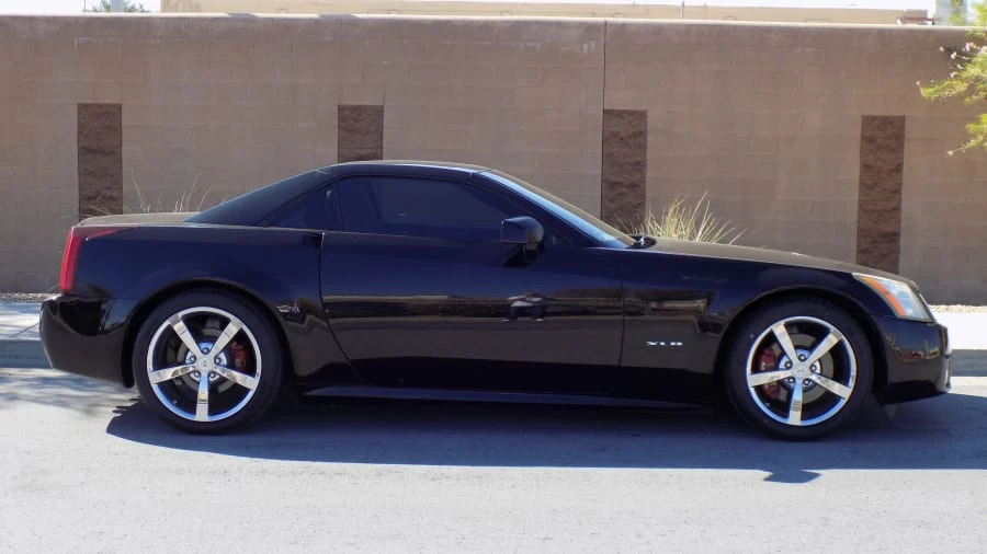 2005 Cadillac XLR - Image 8 of 31
