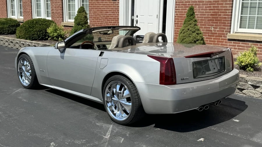 2005 Cadillac XLR - Image 3 of 10