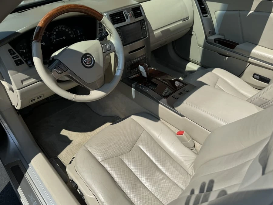 2005 Cadillac XLR - Image 7 of 10