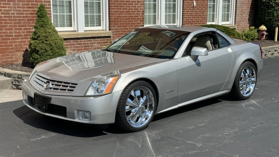 2005 Cadillac XLR - Image 4 of 10