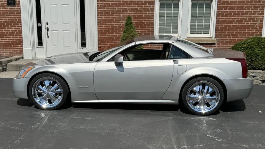 2005 Cadillac XLR - Image 5 of 10