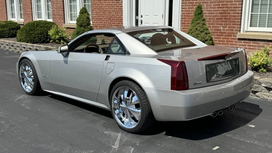 2005 Cadillac XLR - Image 6 of 10