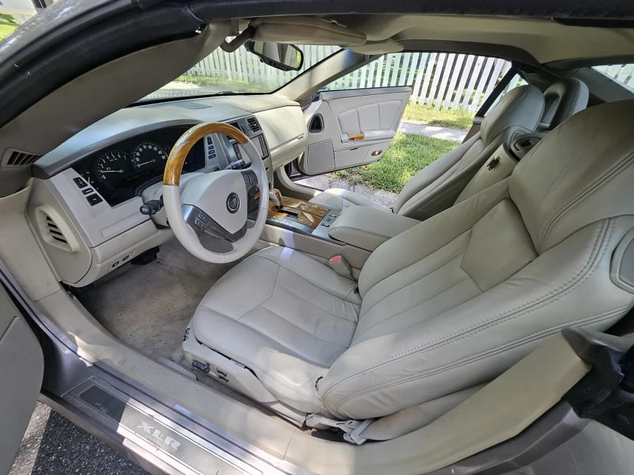 2005 Cadillac XLR - Image 3 of 3