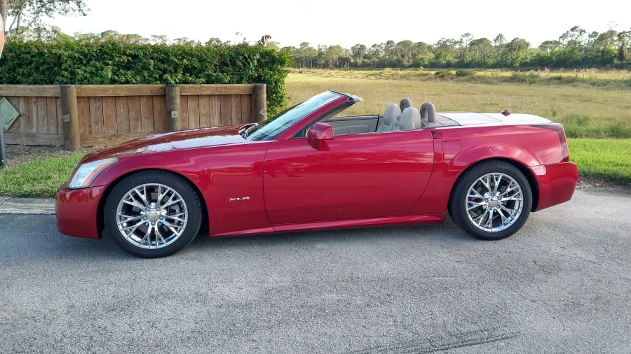 2005 Cadillac XLR - Image 2 of 31