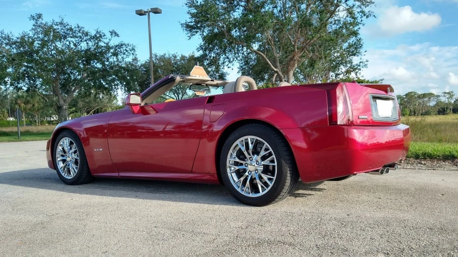 2005 Cadillac XLR - Image 3 of 31