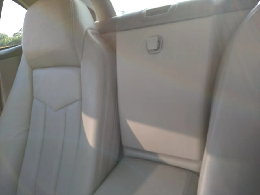 2005 Cadillac XLR - Image 14 of 31