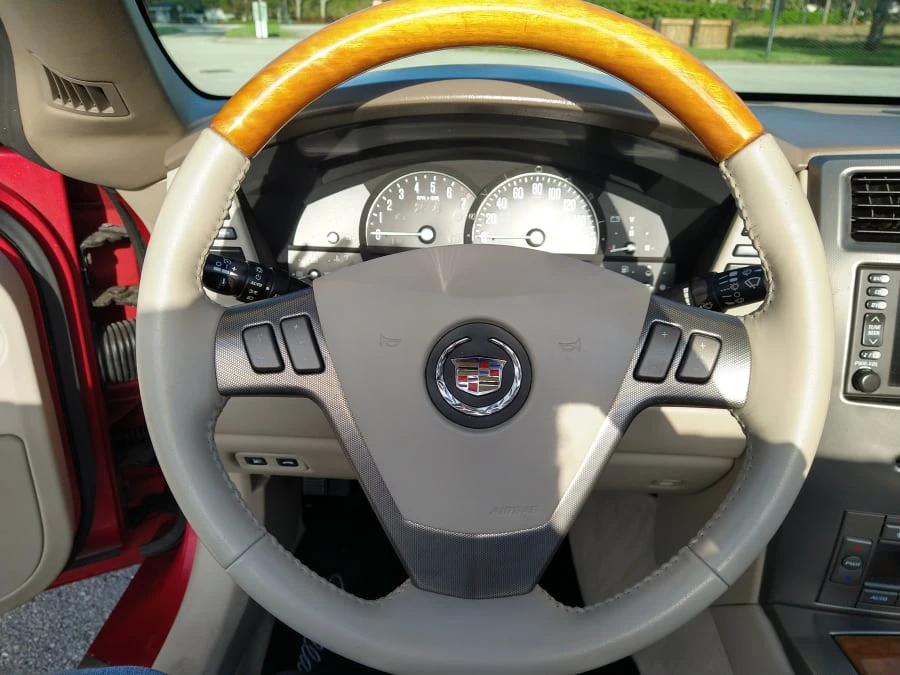 2005 Cadillac XLR - Image 16 of 31