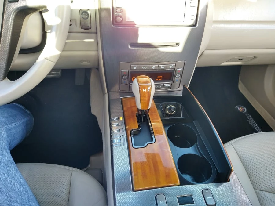 2005 Cadillac XLR - Image 17 of 31