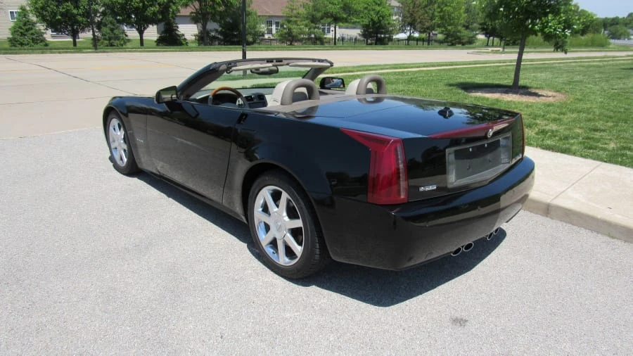 2005 Cadillac XLR - Image 3 of 7