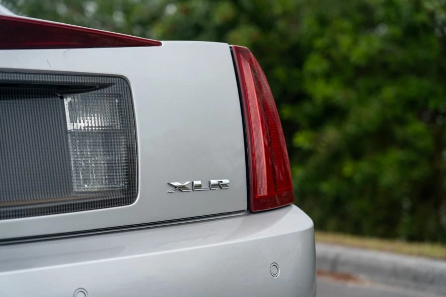 2005 Cadillac XLR - Image 12 of 31