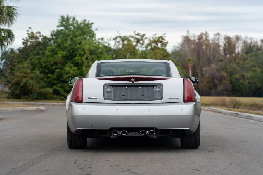 2005 Cadillac XLR - Image 5 of 31