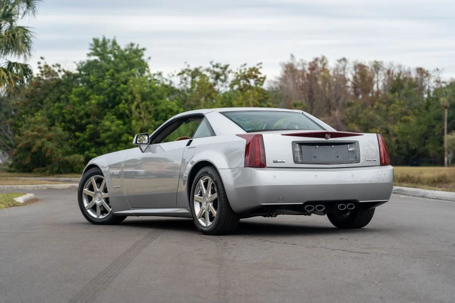2005 Cadillac XLR - Image 16 of 31