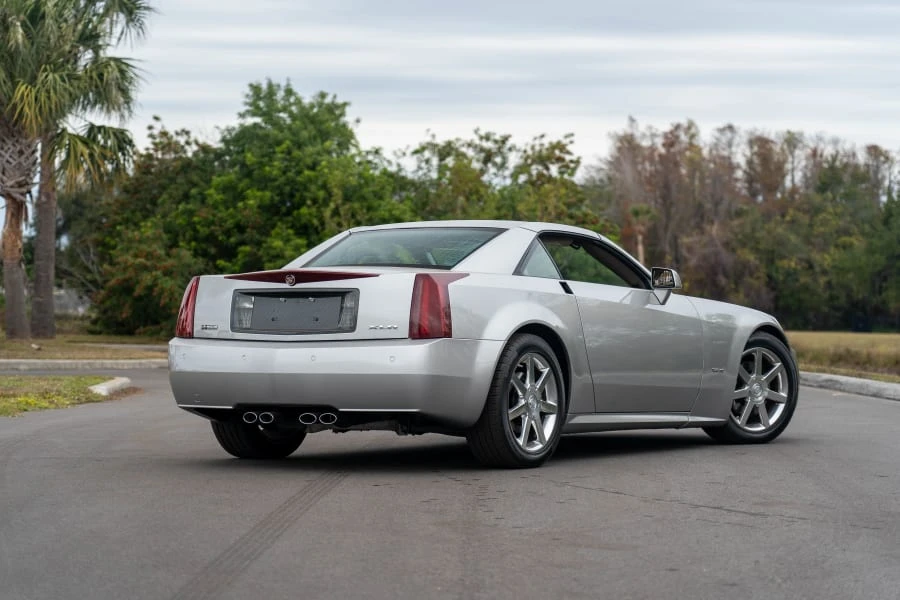 2005 Cadillac XLR - Image 3 of 31