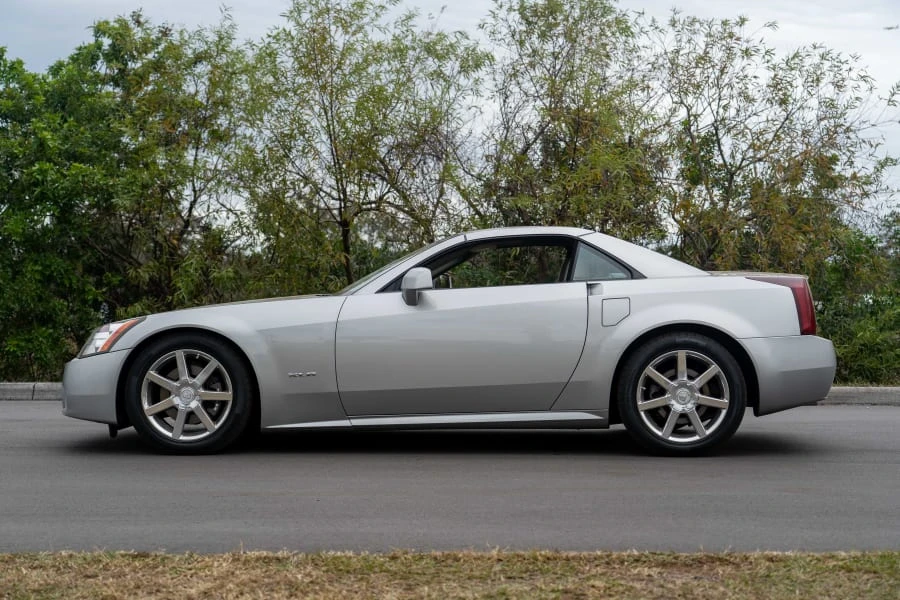 2005 Cadillac XLR - Image 17 of 31