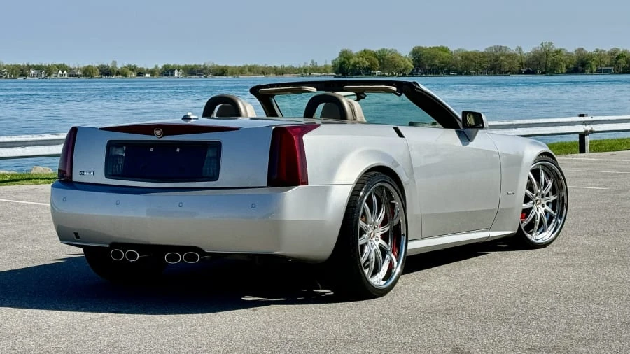 2005 Cadillac XLR - Image 3 of 27