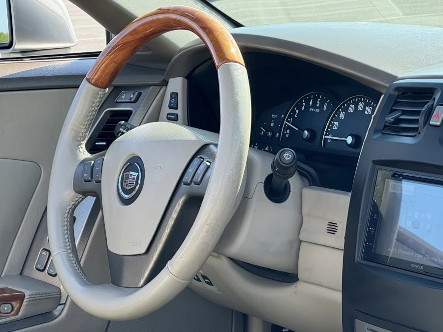 2005 Cadillac XLR - Image 25 of 27