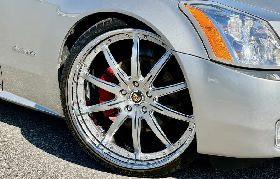 2005 Cadillac XLR - Image 9 of 27