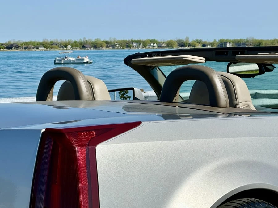 2005 Cadillac XLR - Image 12 of 27