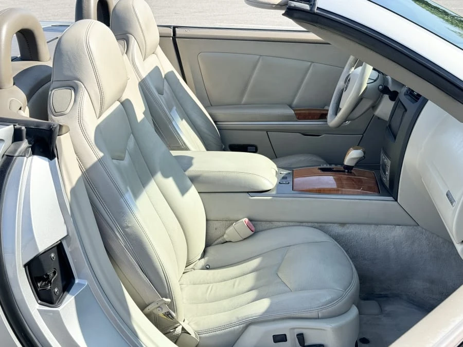 2005 Cadillac XLR - Image 24 of 27